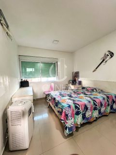 Excelente casa em condomínio fechado