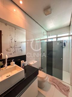 Excelente casa em condomínio fechado