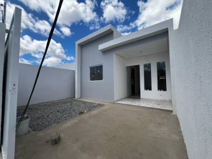 Casa de 2/4 e com beco Portal dos Bosques