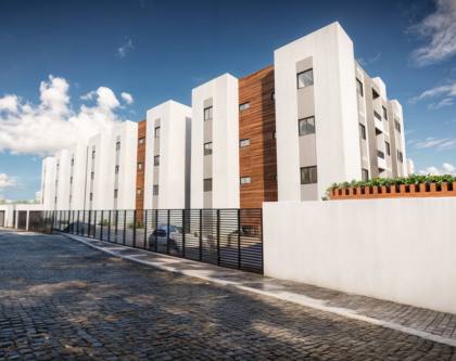 Apartamentos com varanda no Portal dos Bosques