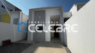 Casa com beco à venda