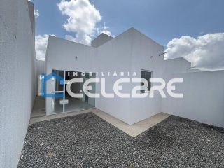 Casa com beco à venda