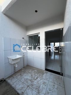 Casa a venda no Portal dos Bosques com 02 dormitórios