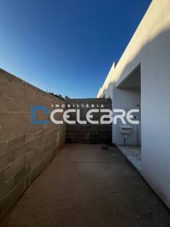 Casa a venda no Portal dos Bosques com 02 dormitórios