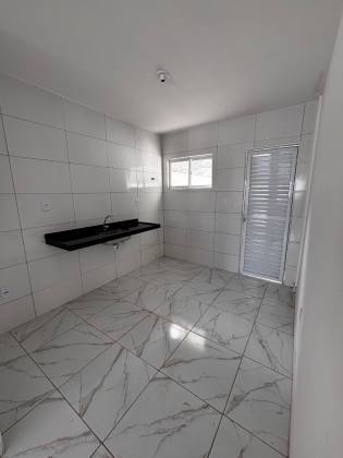 Casa com 2/4 e suite - portal dos bosques