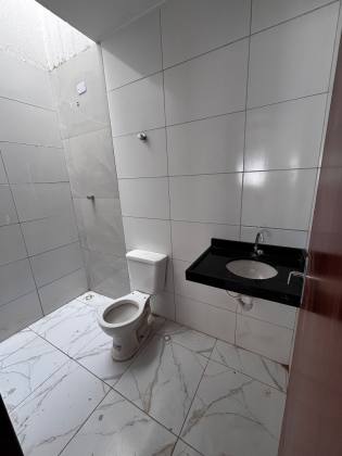 Casa com 2/4 e suite - portal dos bosques