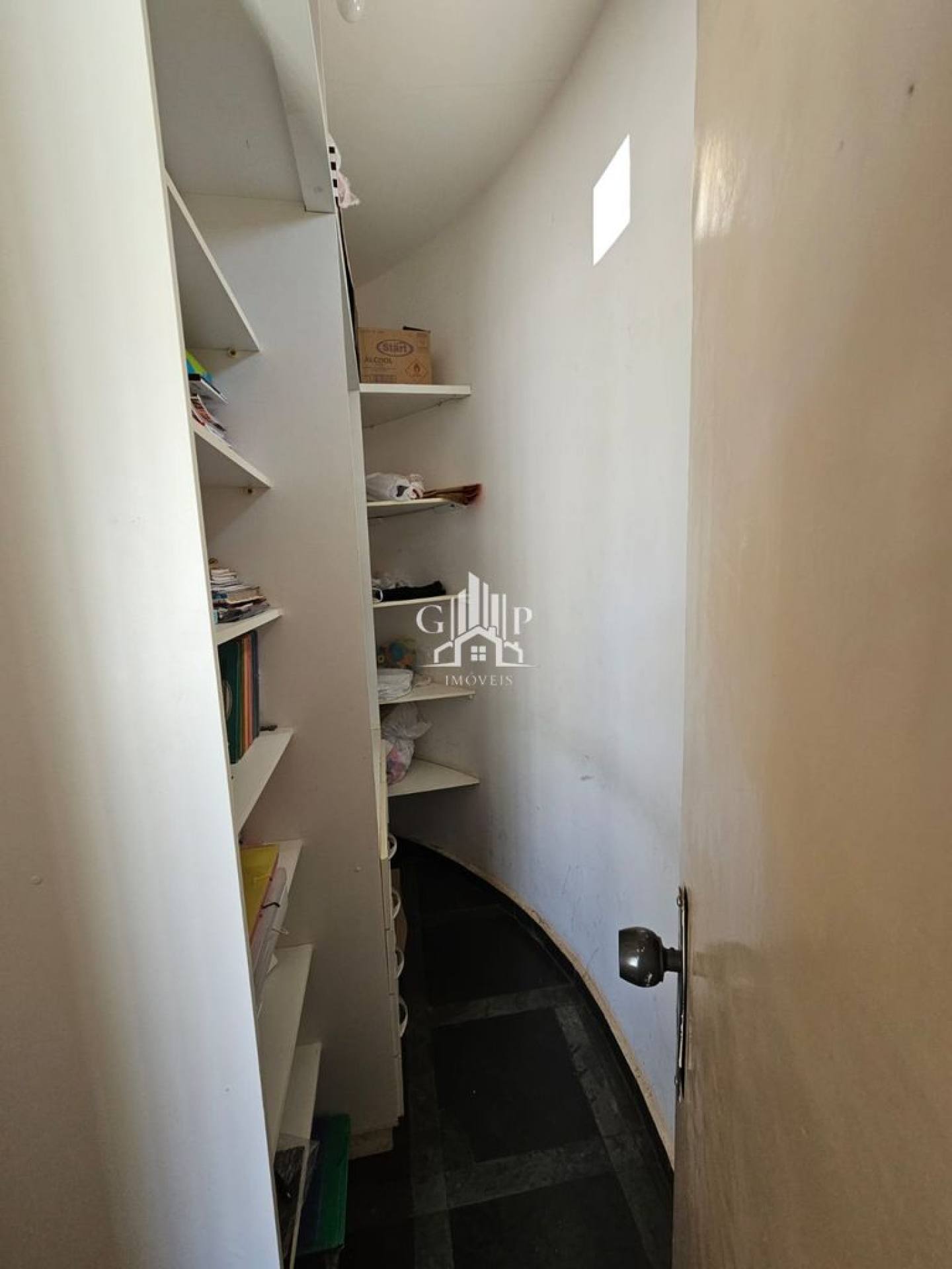 Casa Para Alugar com 4 quartos 2 suítes no bairro Estados Unidos em Uberaba