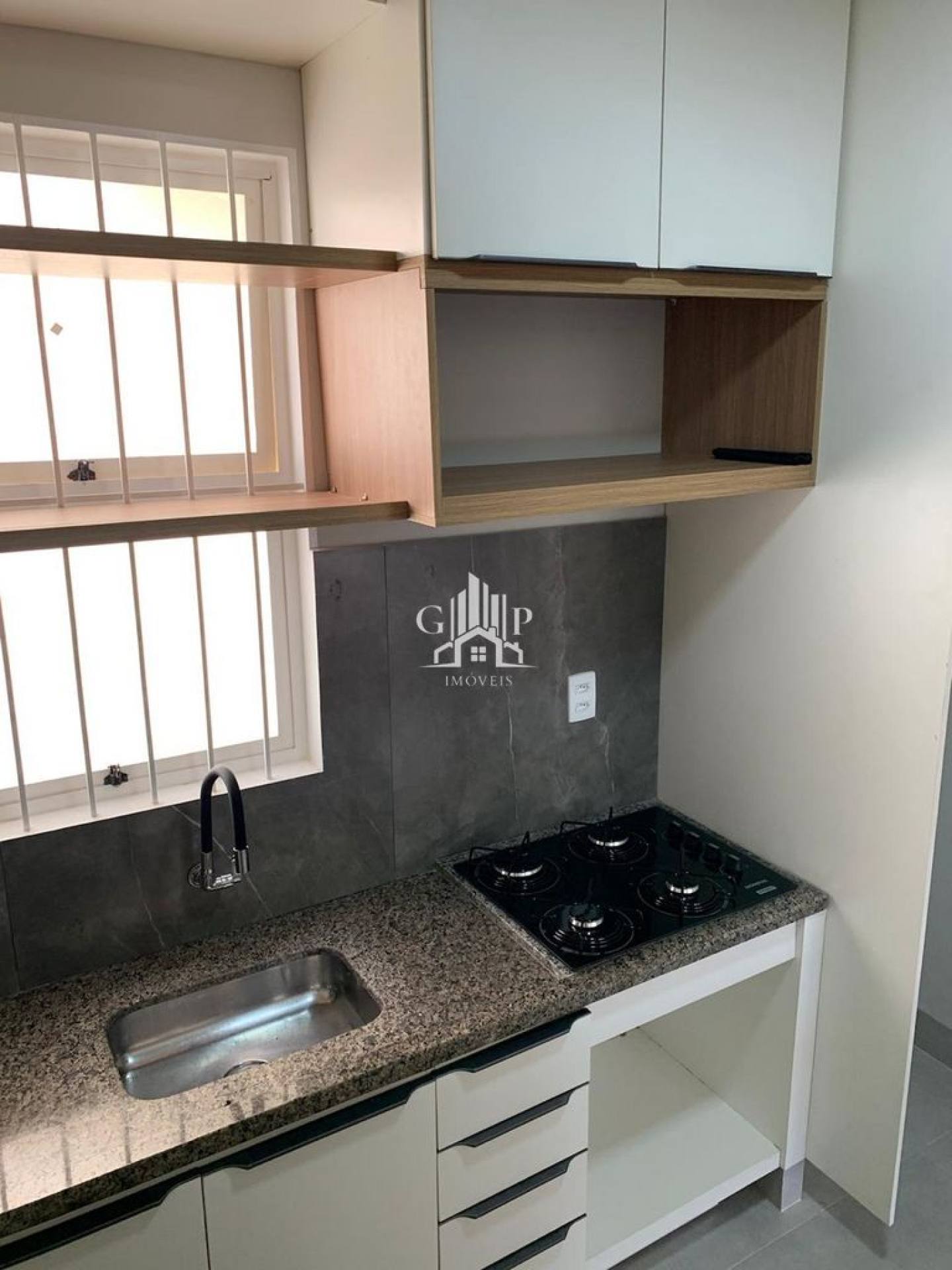 Apartamento recém reformado com 2 quartos no Residencial Jardim Europa
