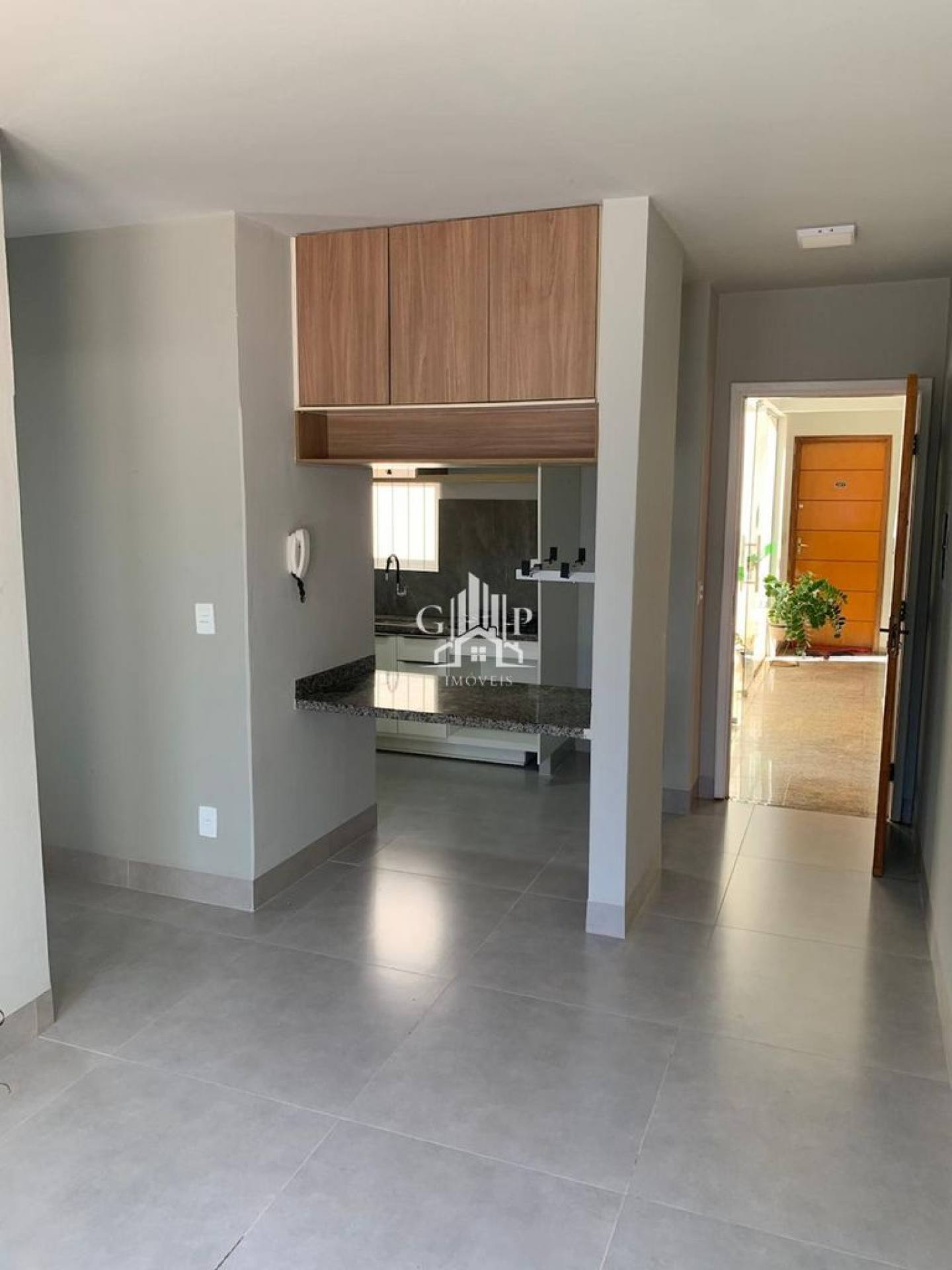 Apartamento recém reformado com 2 quartos no Residencial Jardim Europa