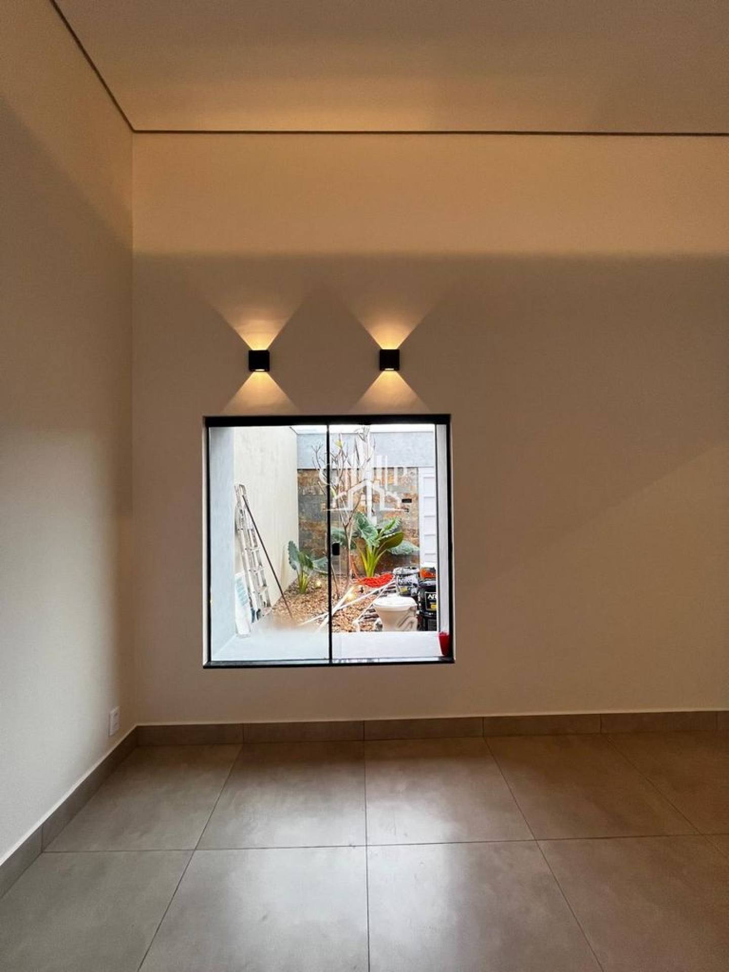 Linda casa de 3 suítes no bairro Nene Gomes