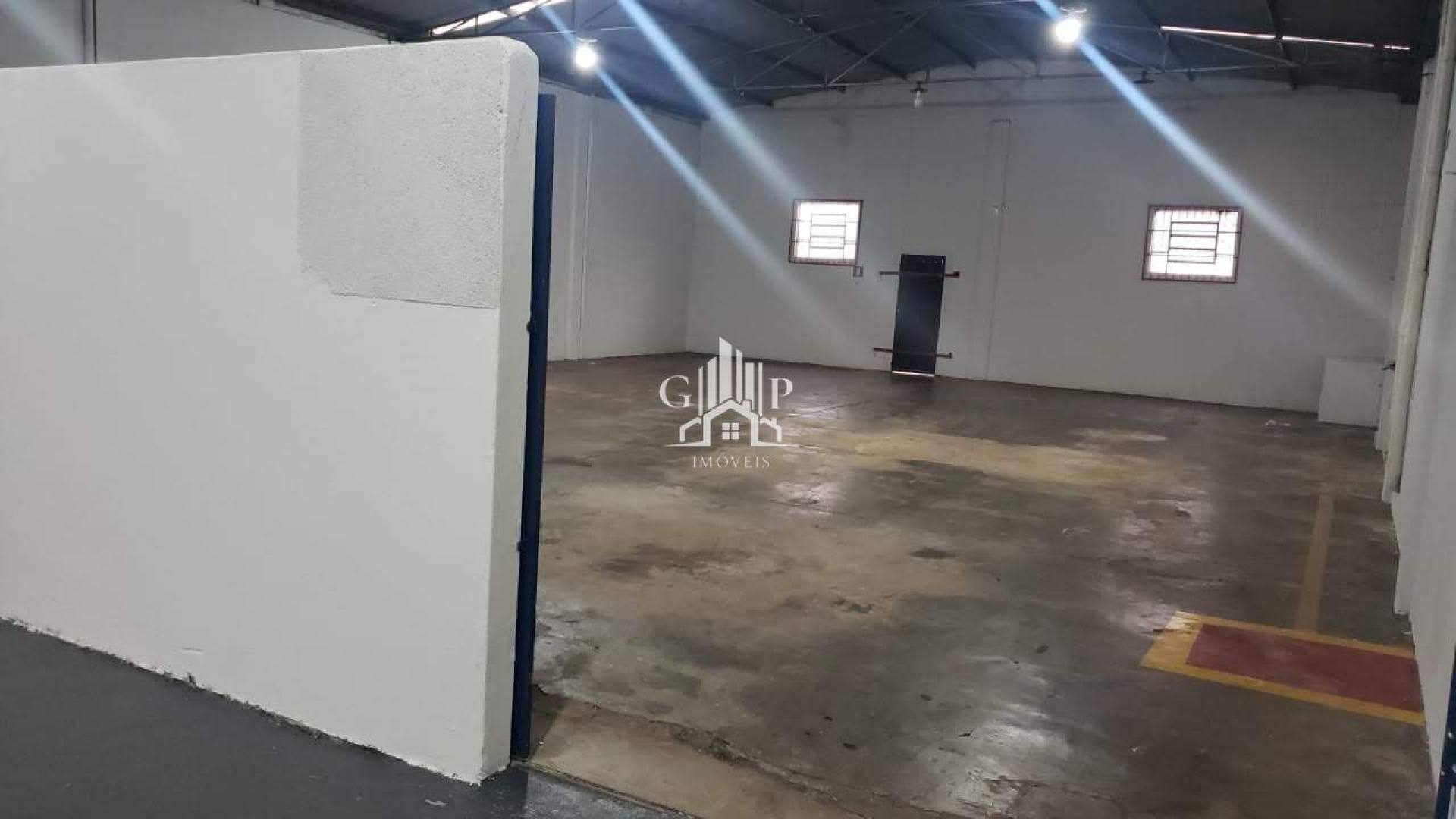 Galpão com excelente localização na Avenida João XXIII