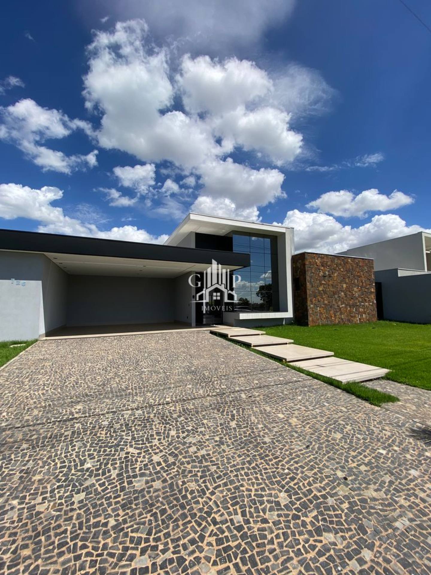 Casa de 3 suítes no condomínio Mário de Almeida Franco