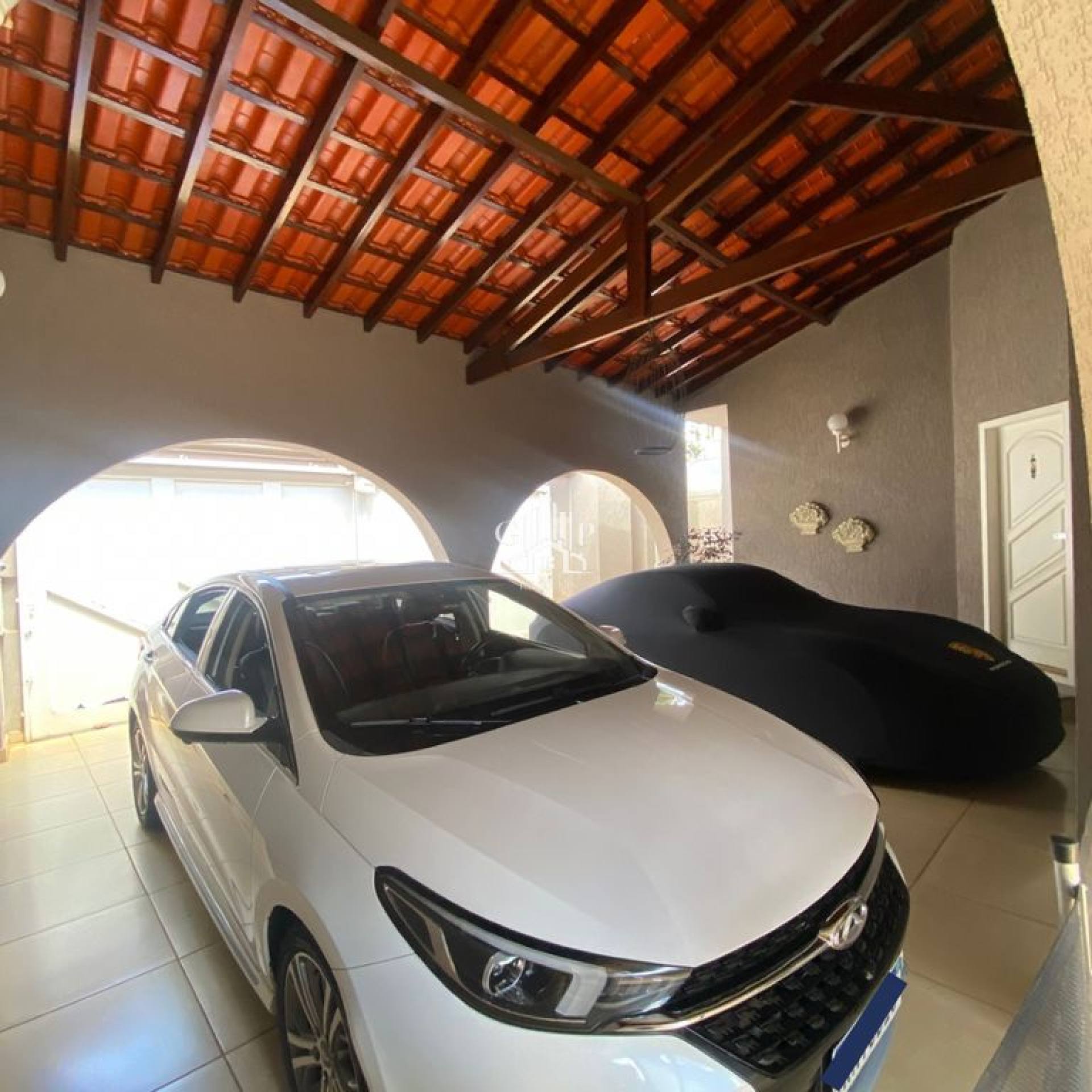 Linda casa de 4 suítes com ótima localização no bairro Santa Maria