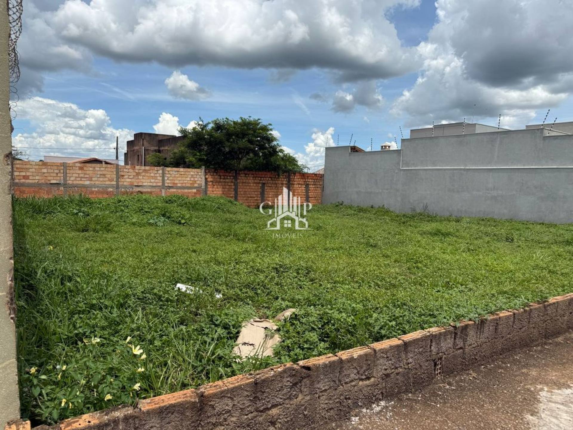 2 terrenos de 275m² no Bairro Maracanã [DUPLICADO]