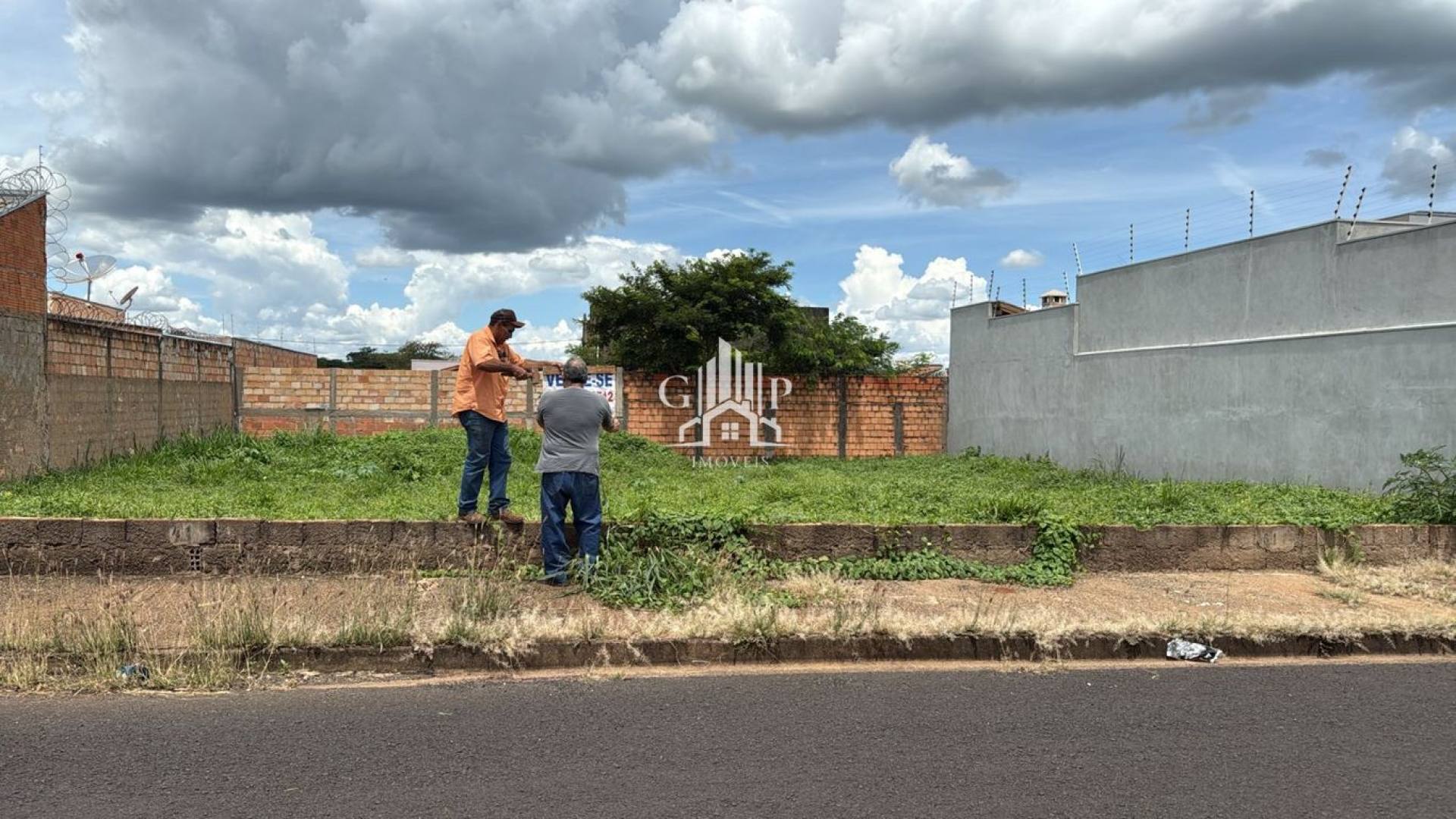 2 terrenos de 275m² no Bairro Maracanã