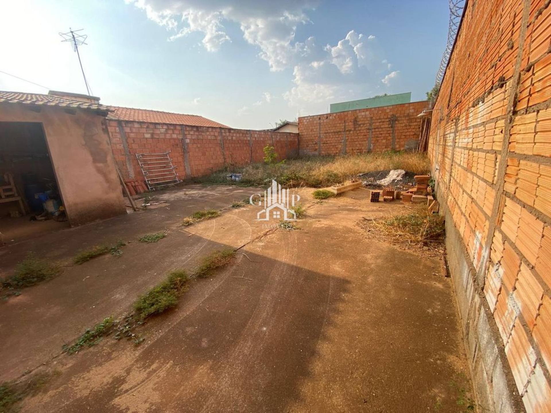 Terreno localizado no bairro Pq. dos Buritis 10x20