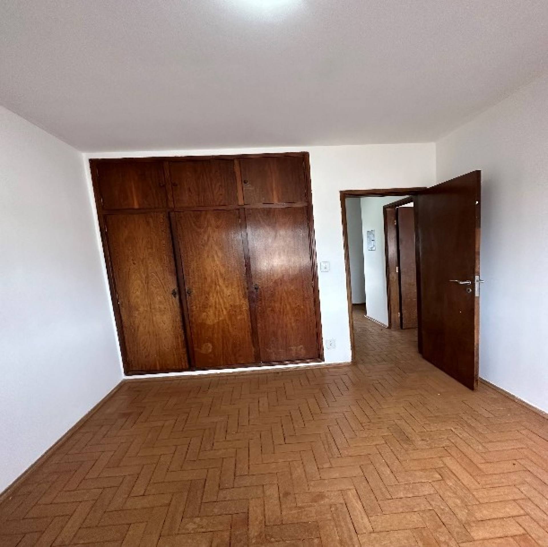 Apartamento  muito amplo e com excelente localização no bairro Olinda
