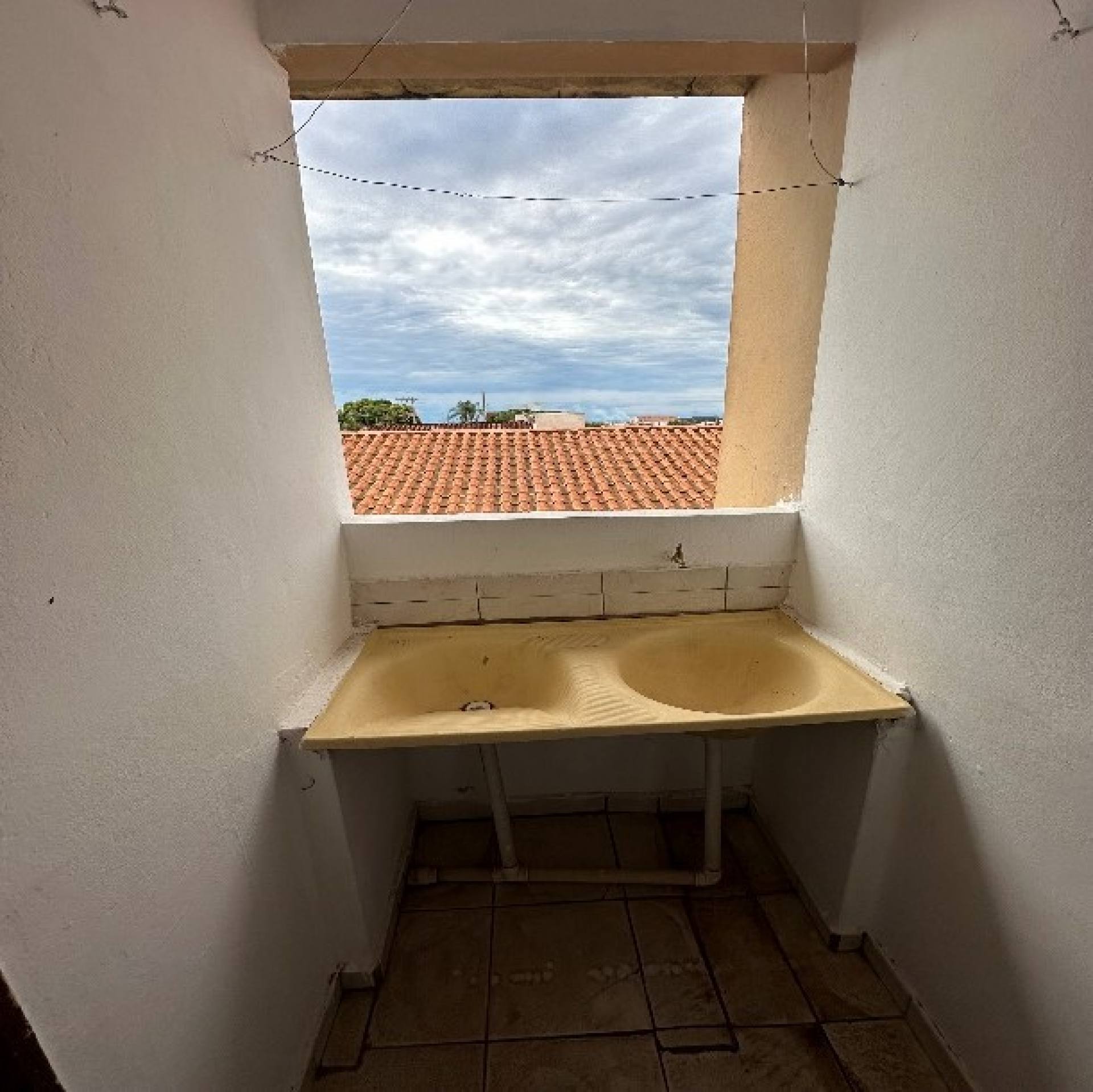 Apartamento  muito amplo e com excelente localização no bairro Olinda
