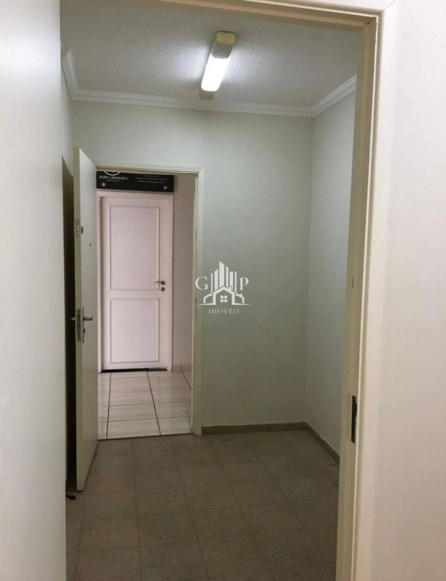 Sala na galeria Fausto Salomão 23,51m² com portaria