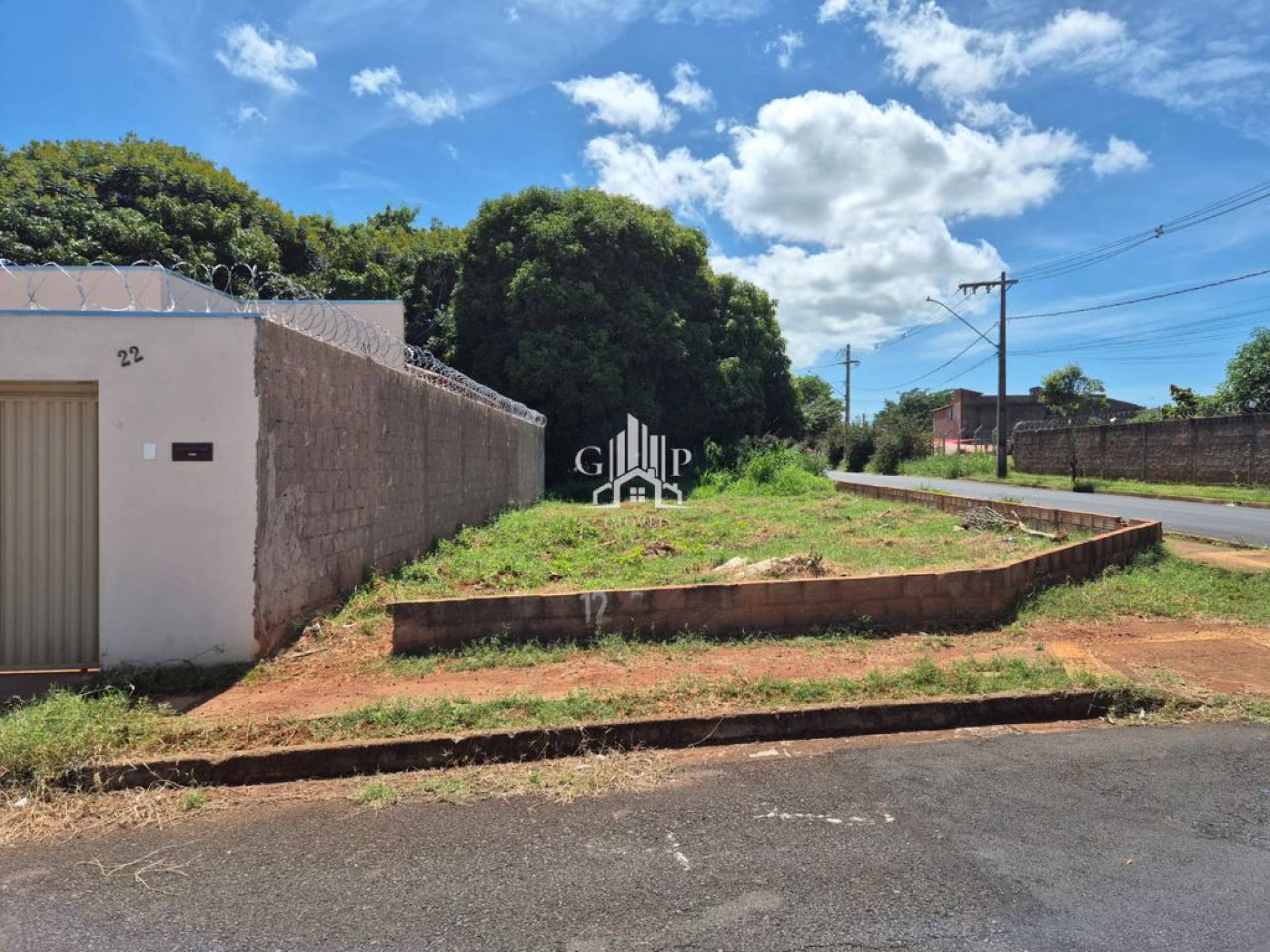 Terreno de esquina no bairro Antônia Cândida (Residencial Dona Ilza)