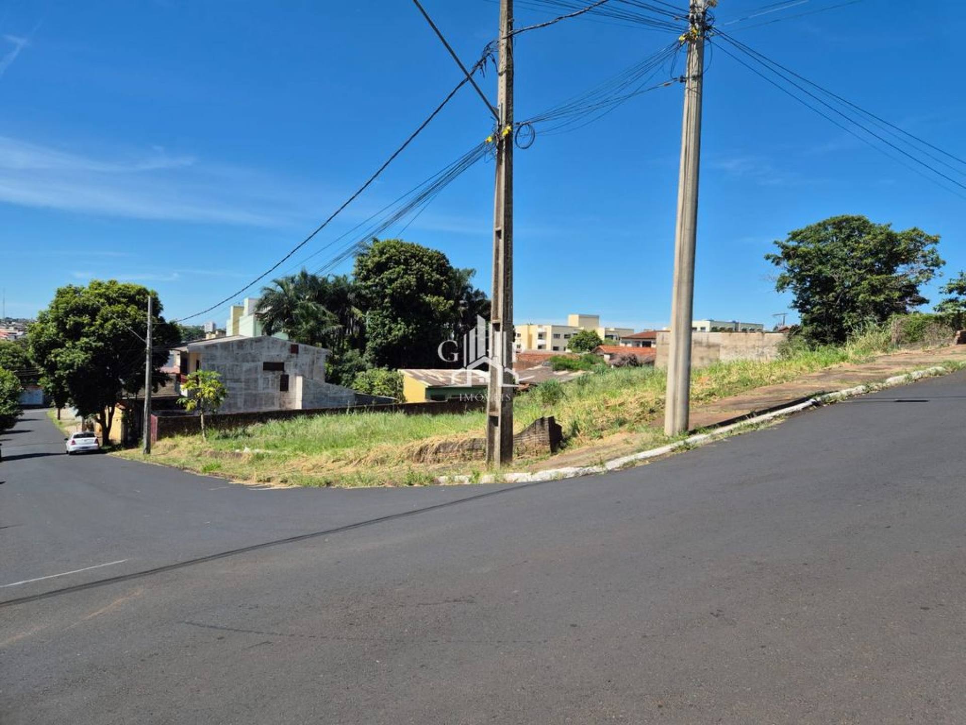 Terreno de esquina no bairro Quinta da Boa Esperança na Praça da Estação/Mogiana