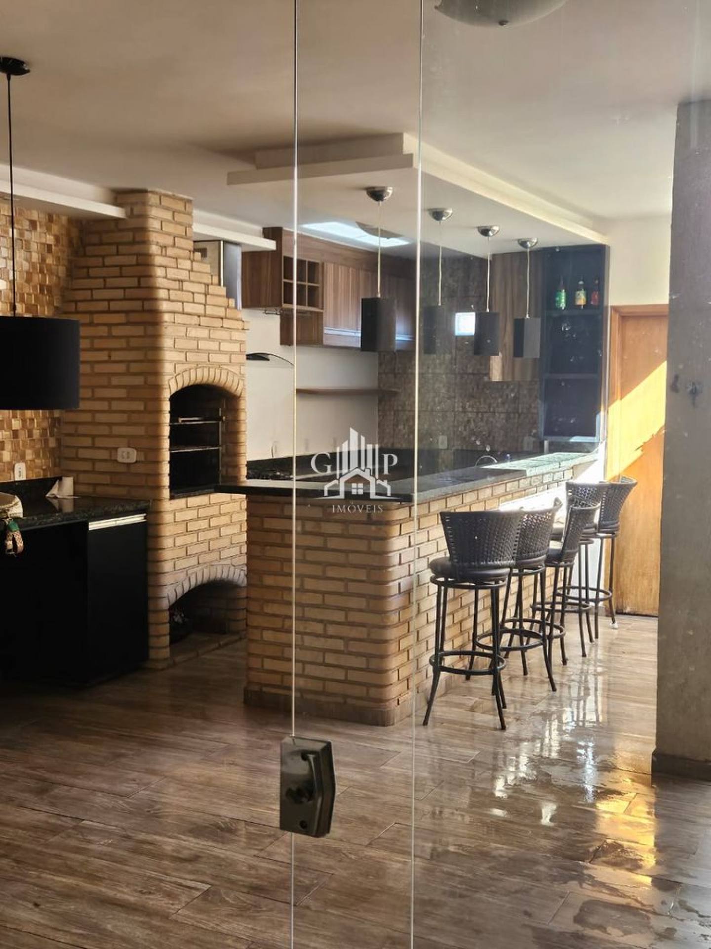 Linda casa no condominio Moradas