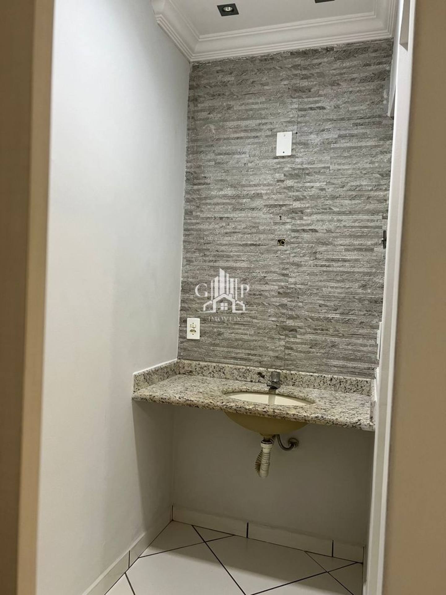 Casa com 2 quartos sendo 1 suíte para venda no bairro Beija Flor