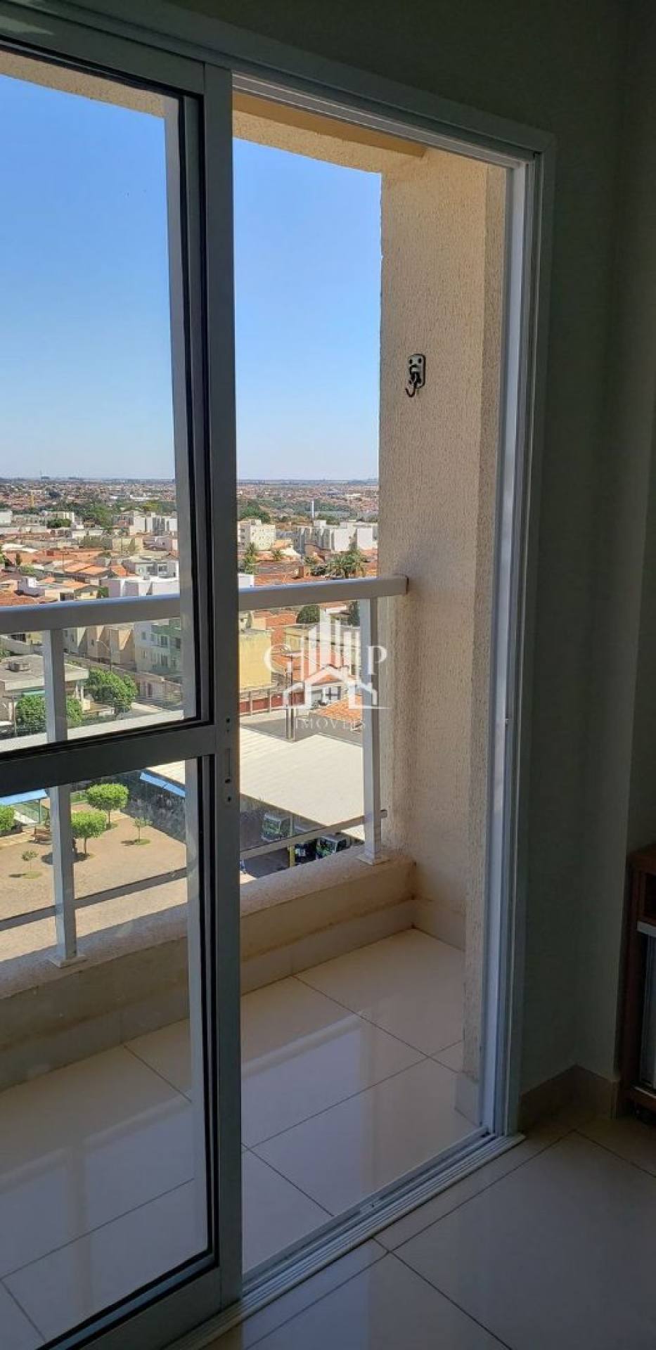 Apartamento à venda no Bairro Olinda com sacada, três quartos sendo uma suíte