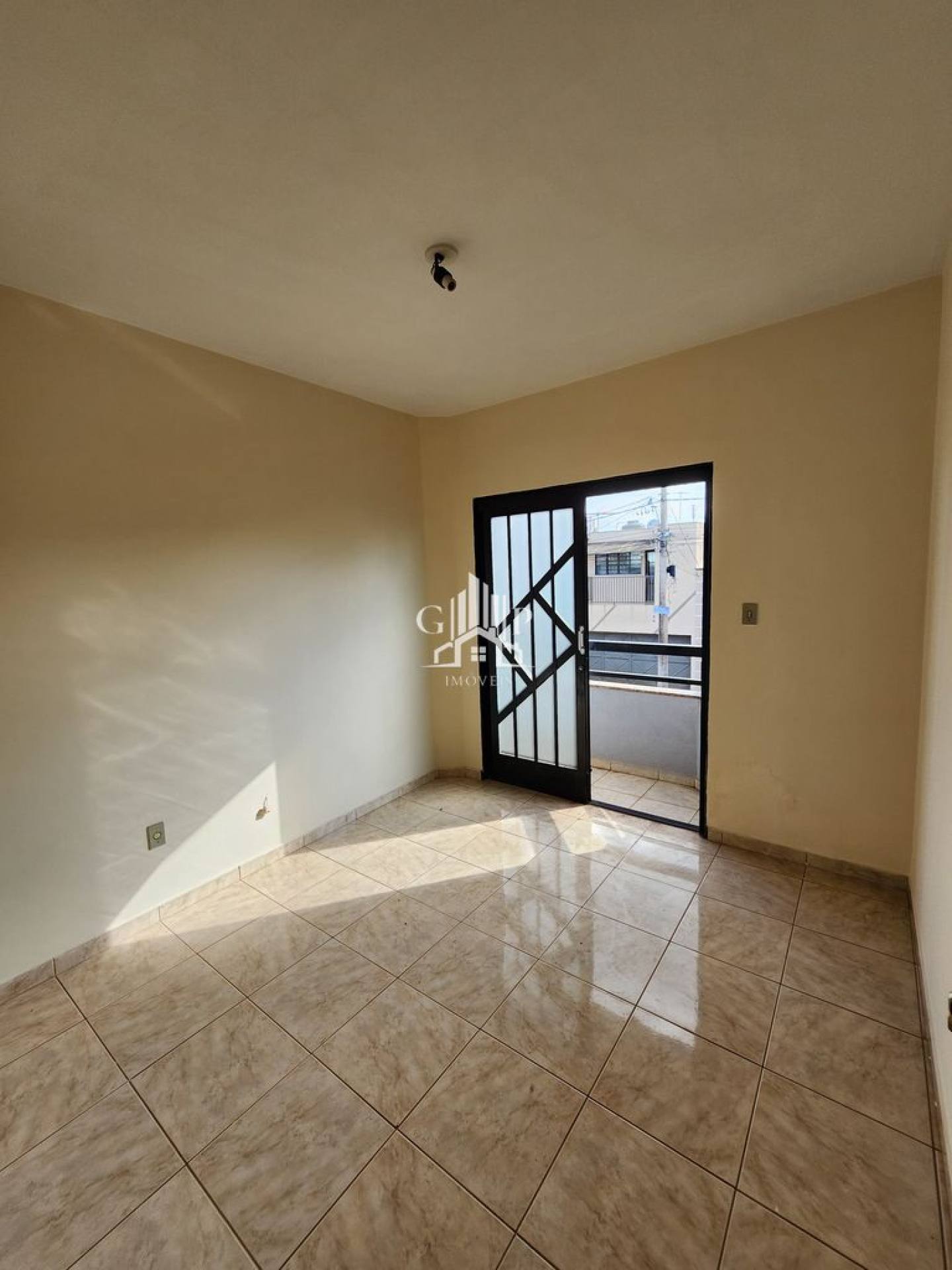 Apartamento disponível para venda no Sta Maria 1º andar com 3 quartos e 1 suíte