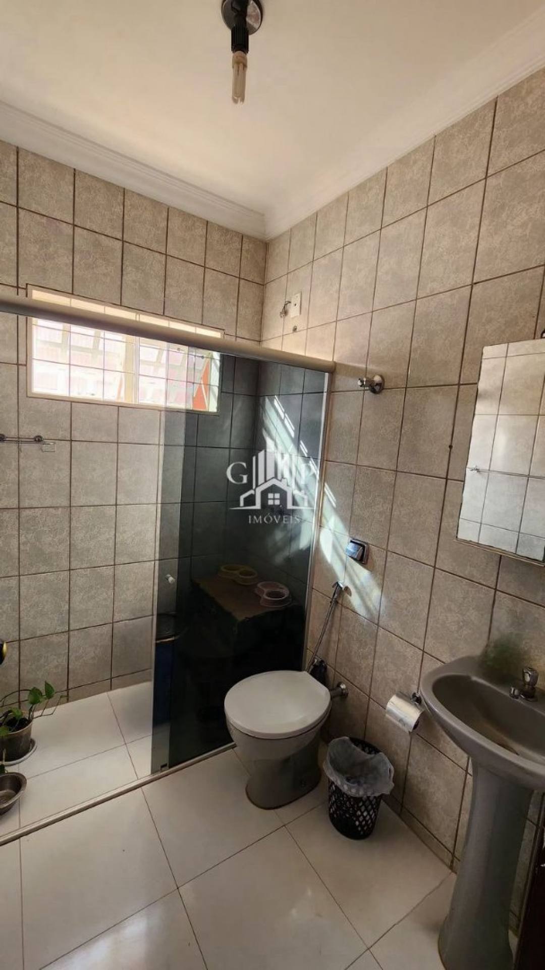 Casa de esquina à venda no Bairro JD. São Bento 3 quartos e 1 suíte com banheira