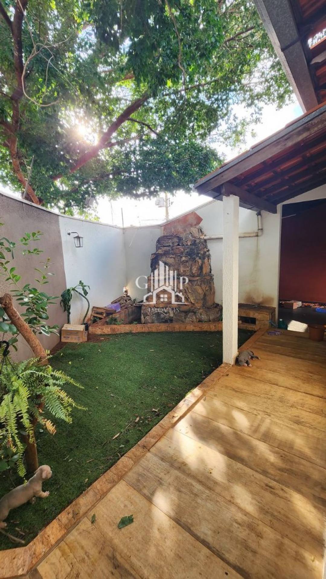 Casa de esquina à venda no Bairro JD. São Bento 3 quartos e 1 suíte com banheira
