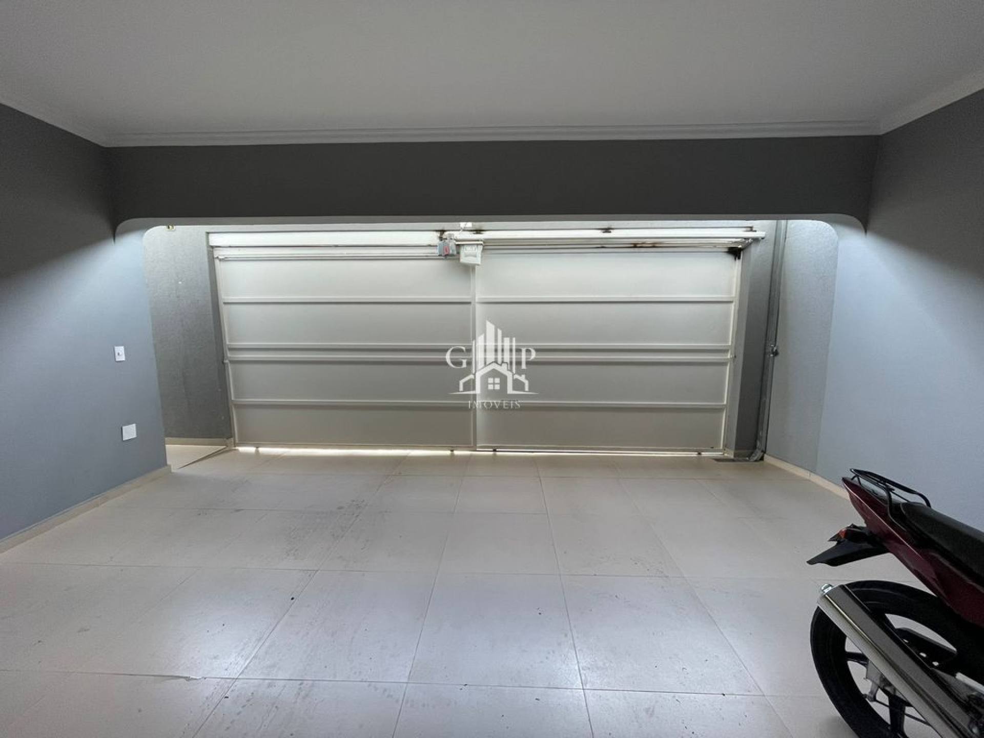 CASA NO JARDIM SÃO BENTO COM 3 QUARTOS 2 SUÍTES E GARAGEM PARA 3 CARROS
