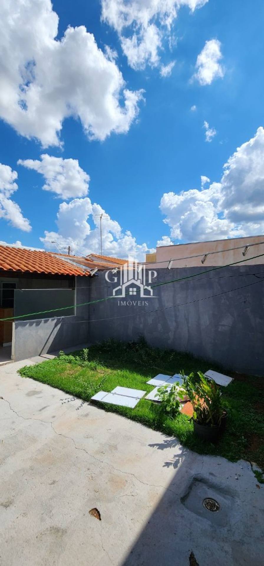 Casa de Condomínio à Venda com 2 quartos, 1 banheiros 1 vaga por R$: 285.000,00