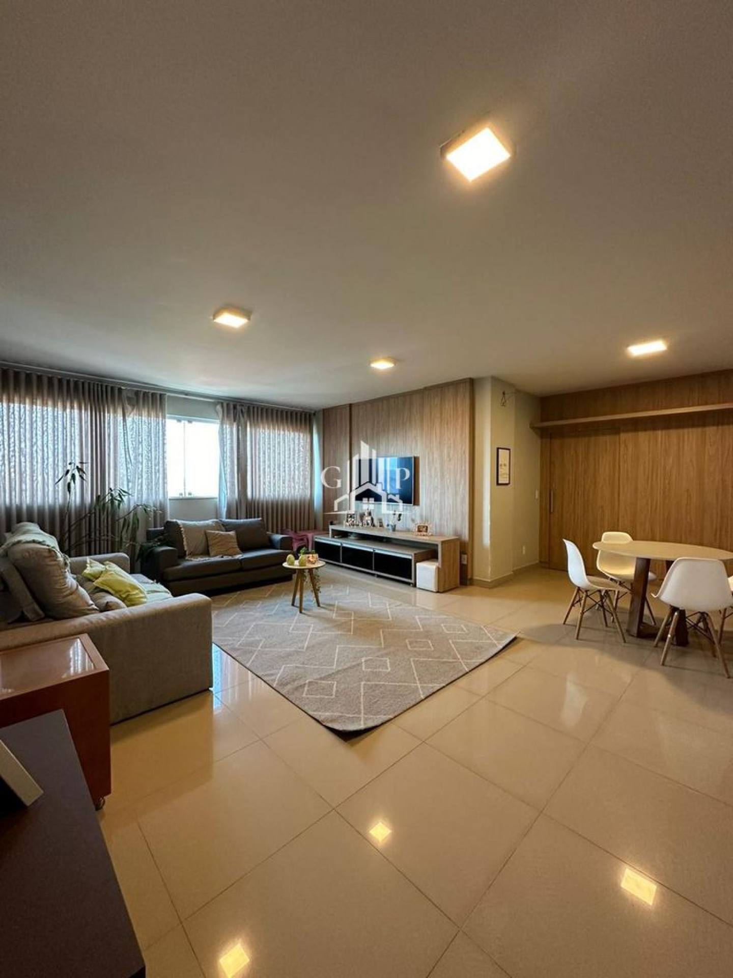 Lindo apartamento de 03 quartos no bairro Santa Maria