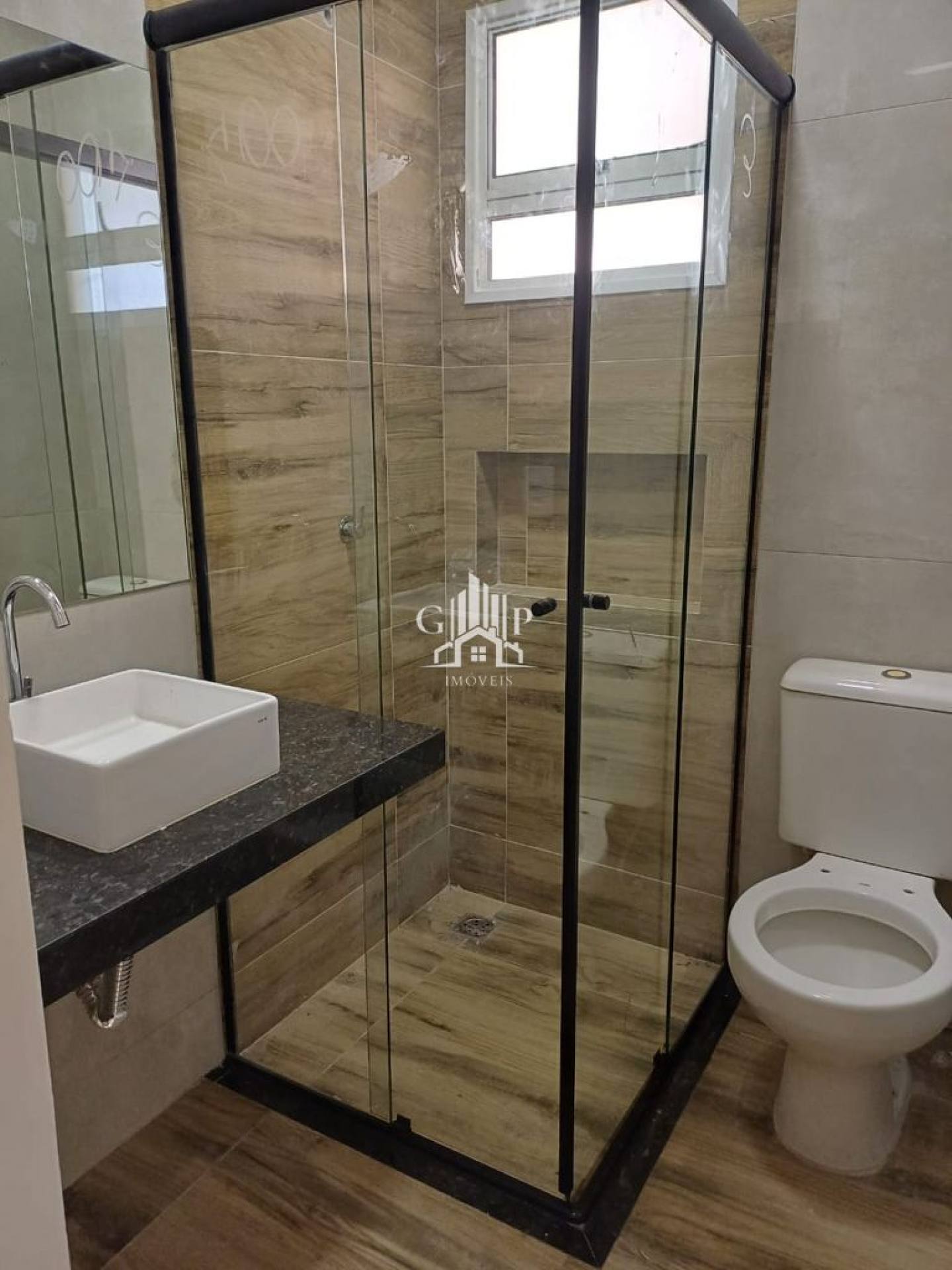 Casa de Condomínio à Venda com 3 quartos, 2 banheiros, 3 vagas por R$ 460.000,00