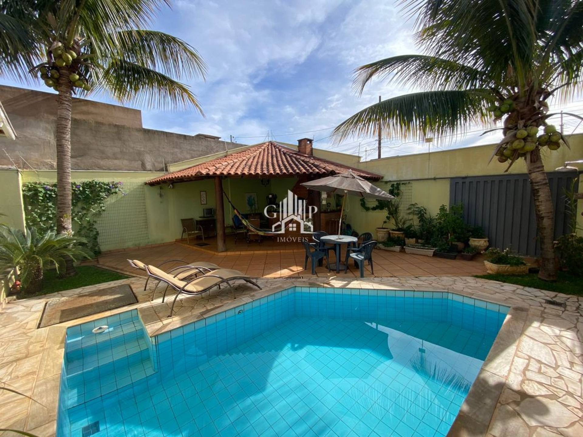 LINDA CASA A VENDA O BAIRRO JARDIM SÃO BENTO
