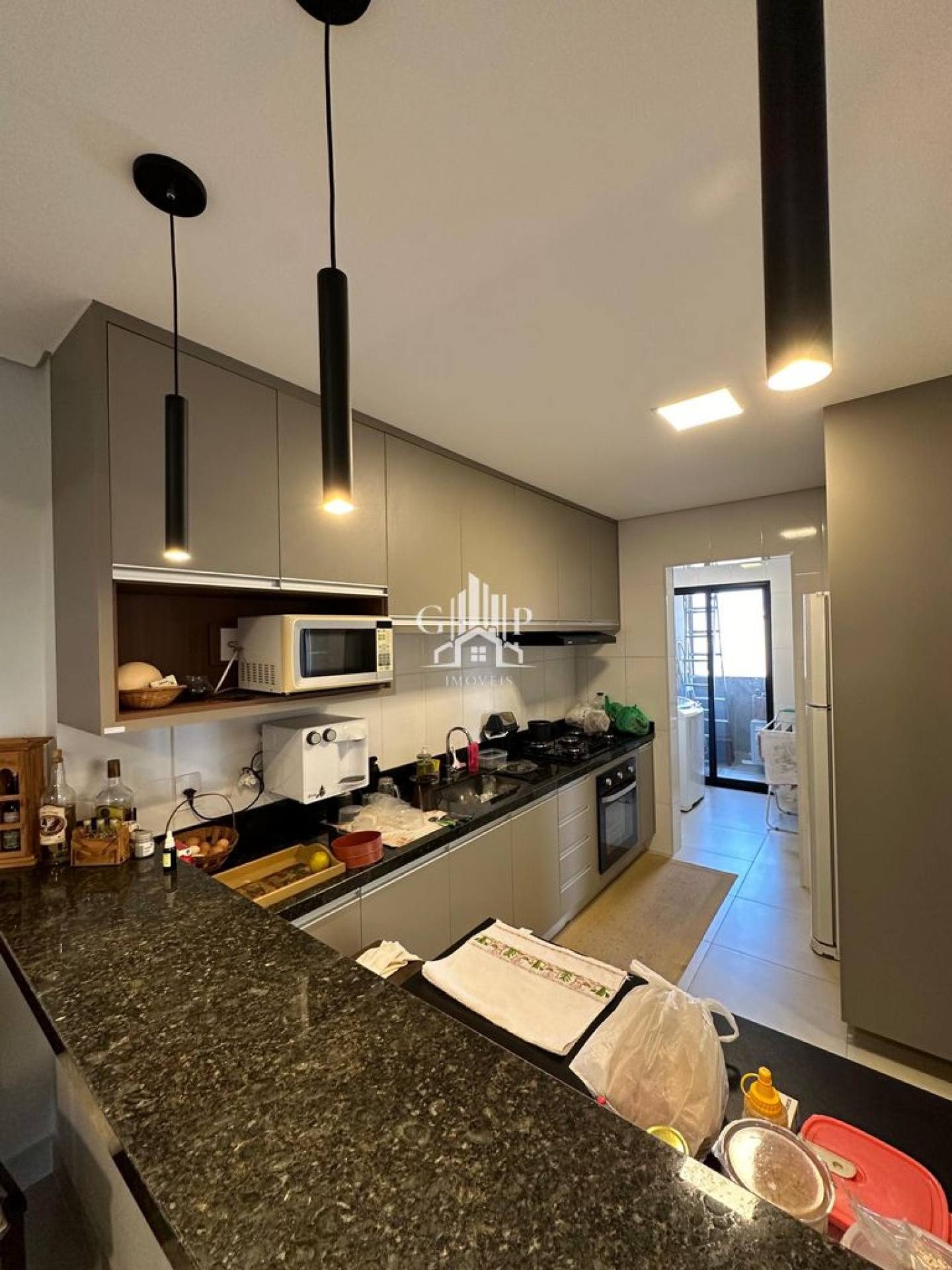 Lindo apartamento de 2 domitórios e varanda gourmet no bairro Santa Maria