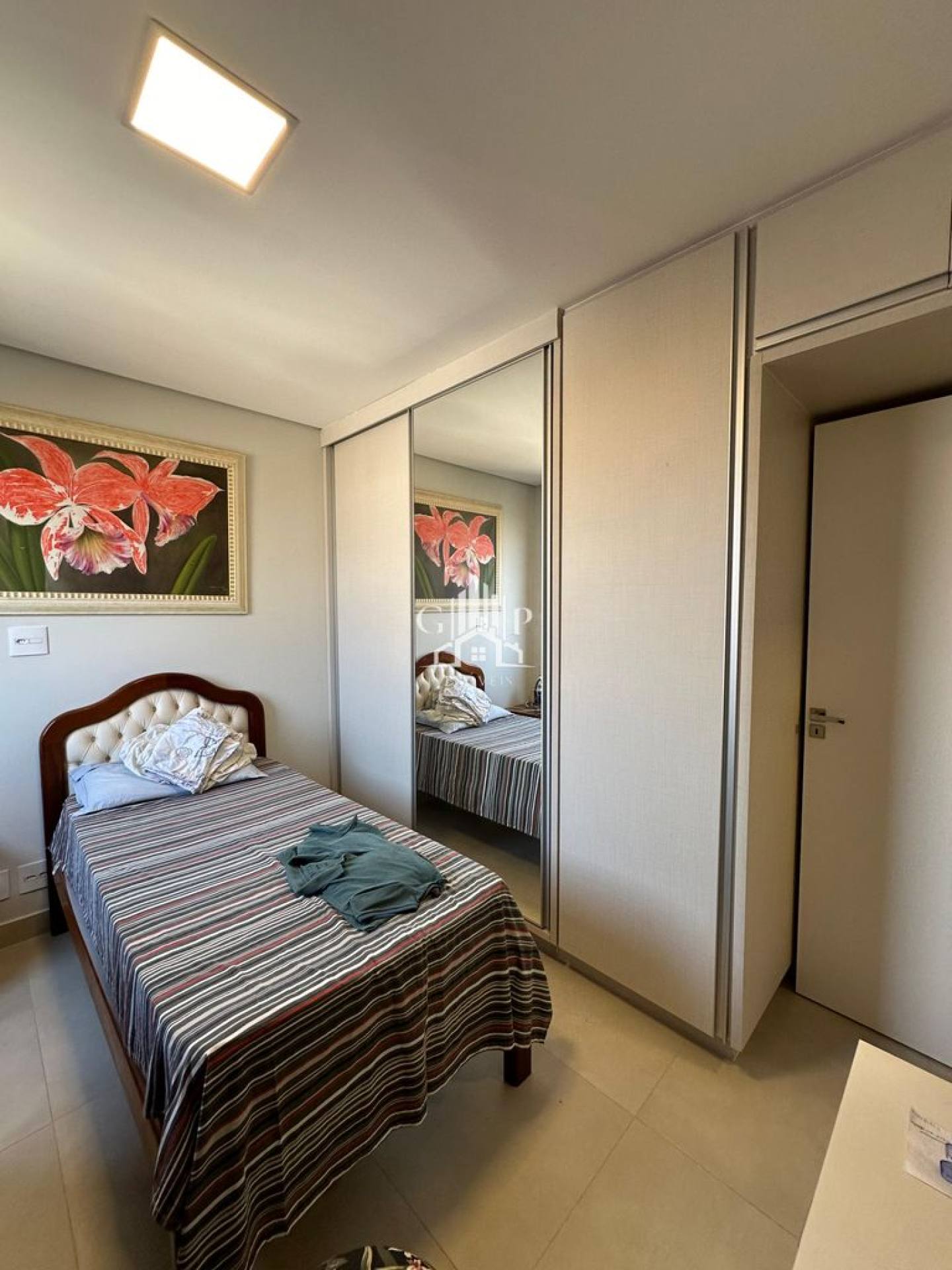 Lindo apartamento de 2 domitórios e varanda gourmet no bairro Santa Maria