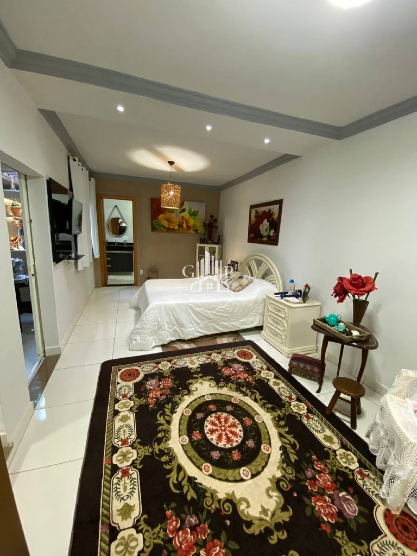Casa no bairro Bom Retiro, com 4 quartos, sendo 2 suítes