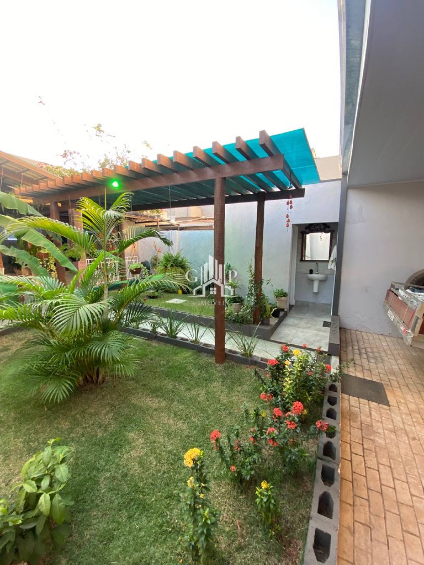 Casa no bairro Bom Retiro, com 4 quartos, sendo 2 suítes