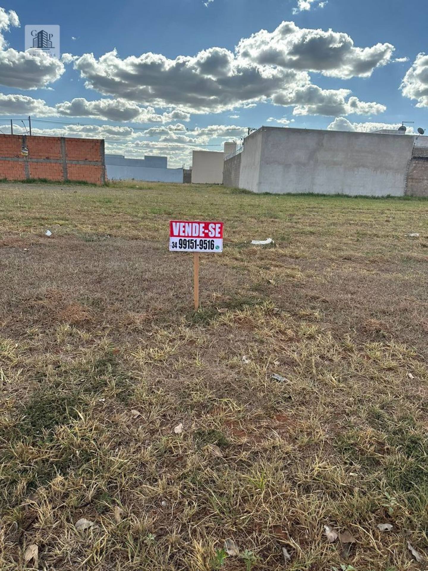 Lote / Terreno de Bairro Para Vender no bairro Parque das Laranjeiras em Uberaba