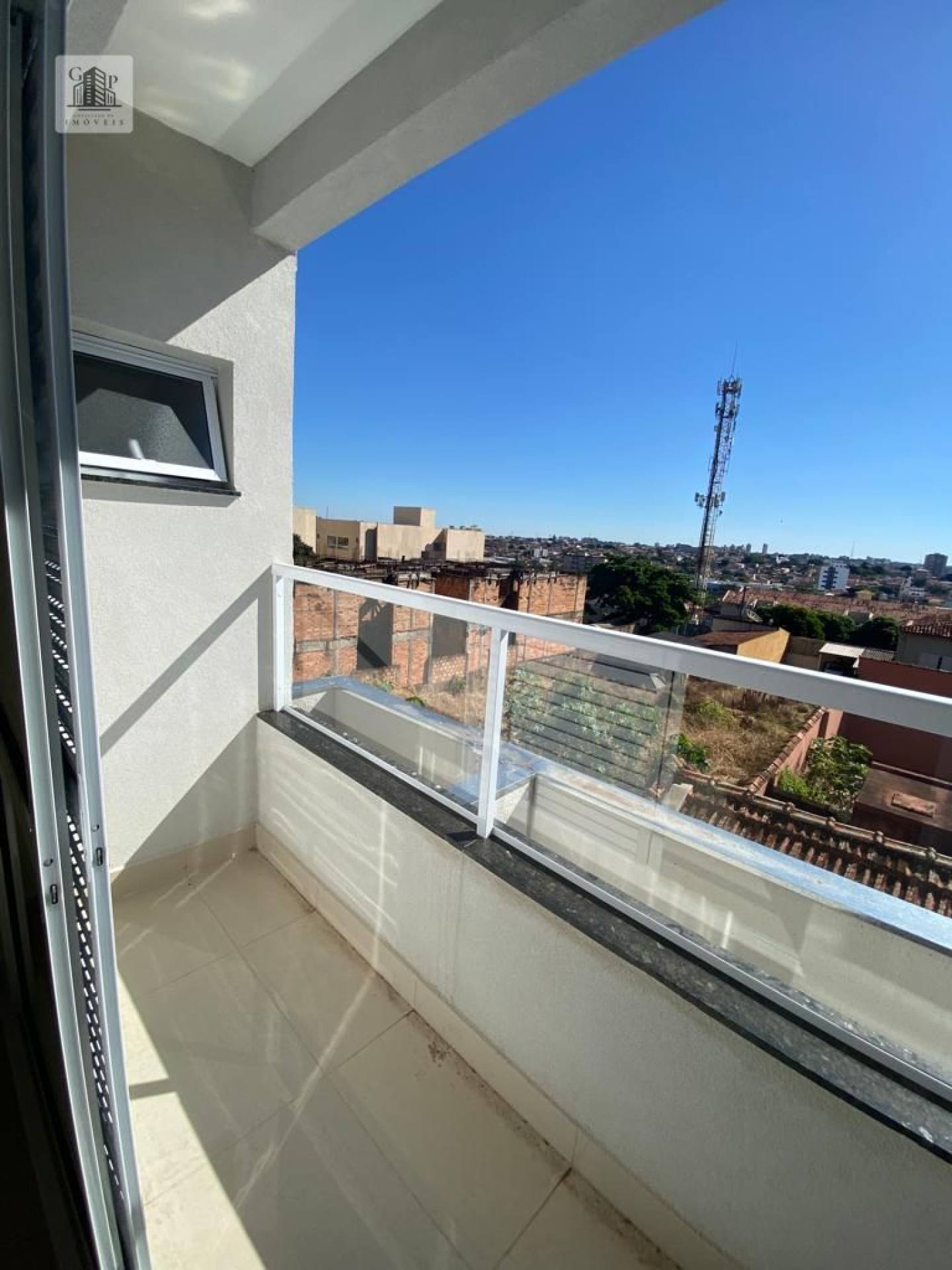 Apartamento a 500 metros da UFTM a venda, com 02 quartos sendo 01 suíte
