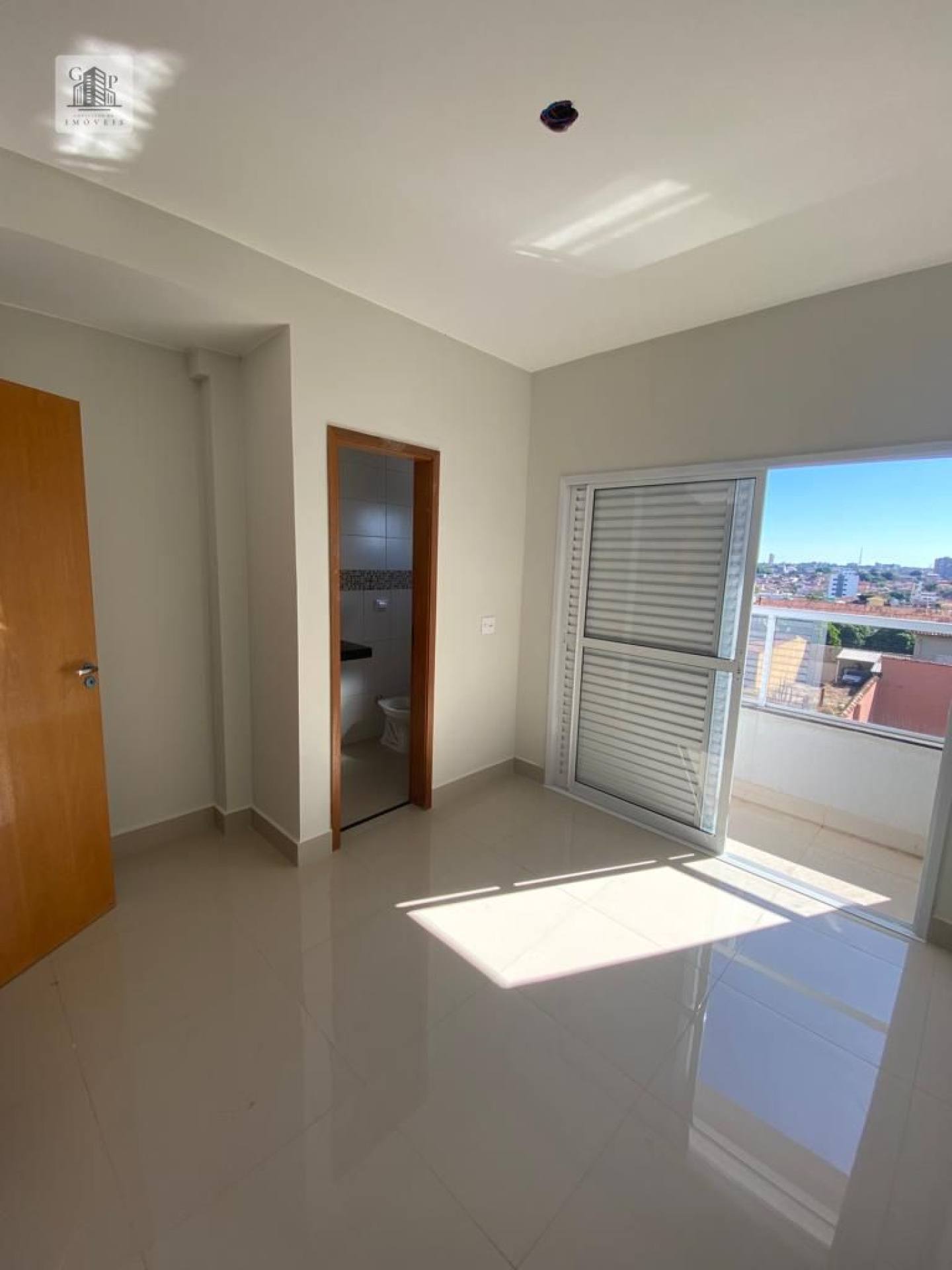 Apartamento a 500 metros da UFTM a venda, com 02 quartos sendo 01 suíte