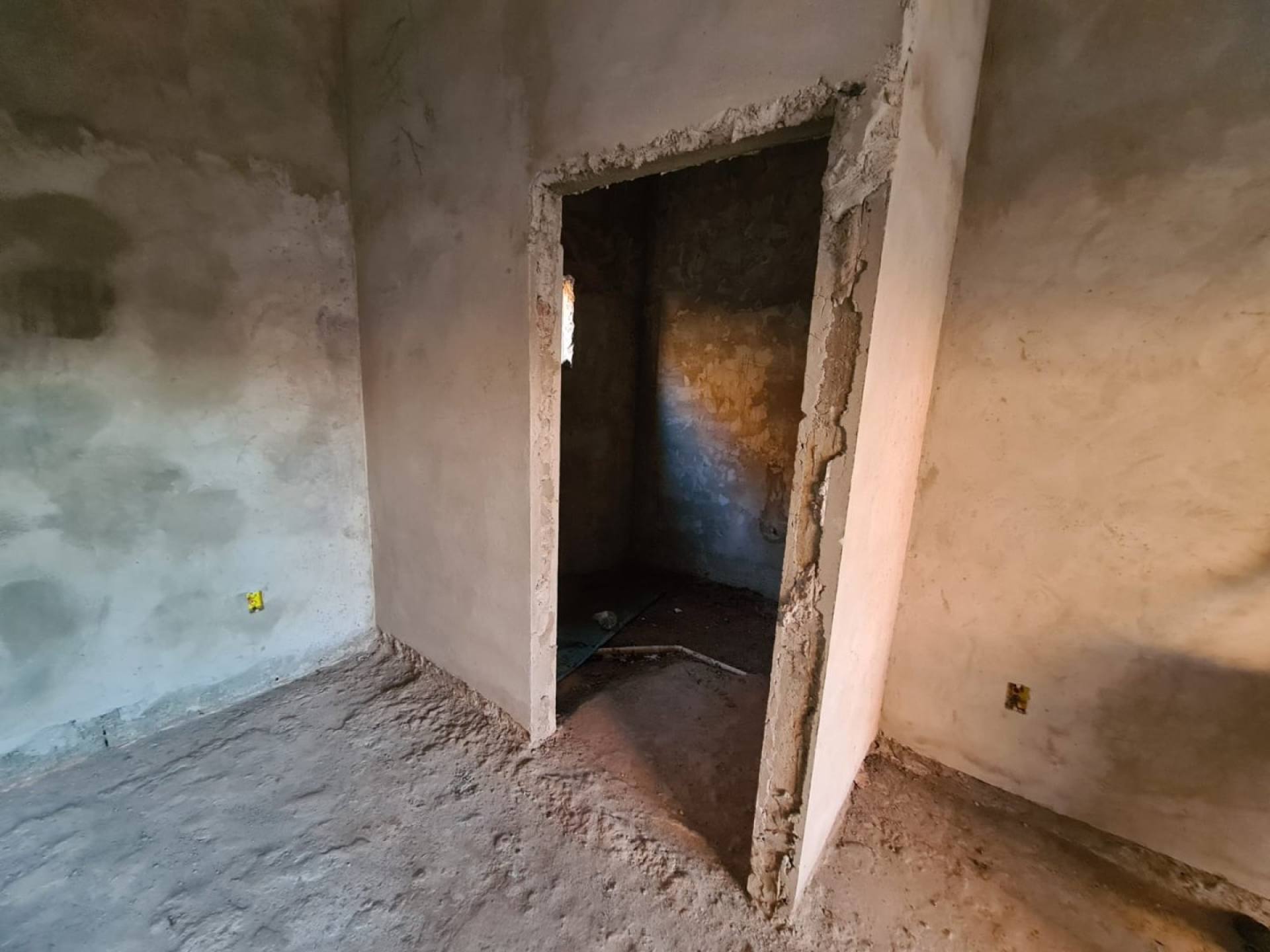Casa Construção com 2 Pavimentos + Piscina +Terreno Amplo