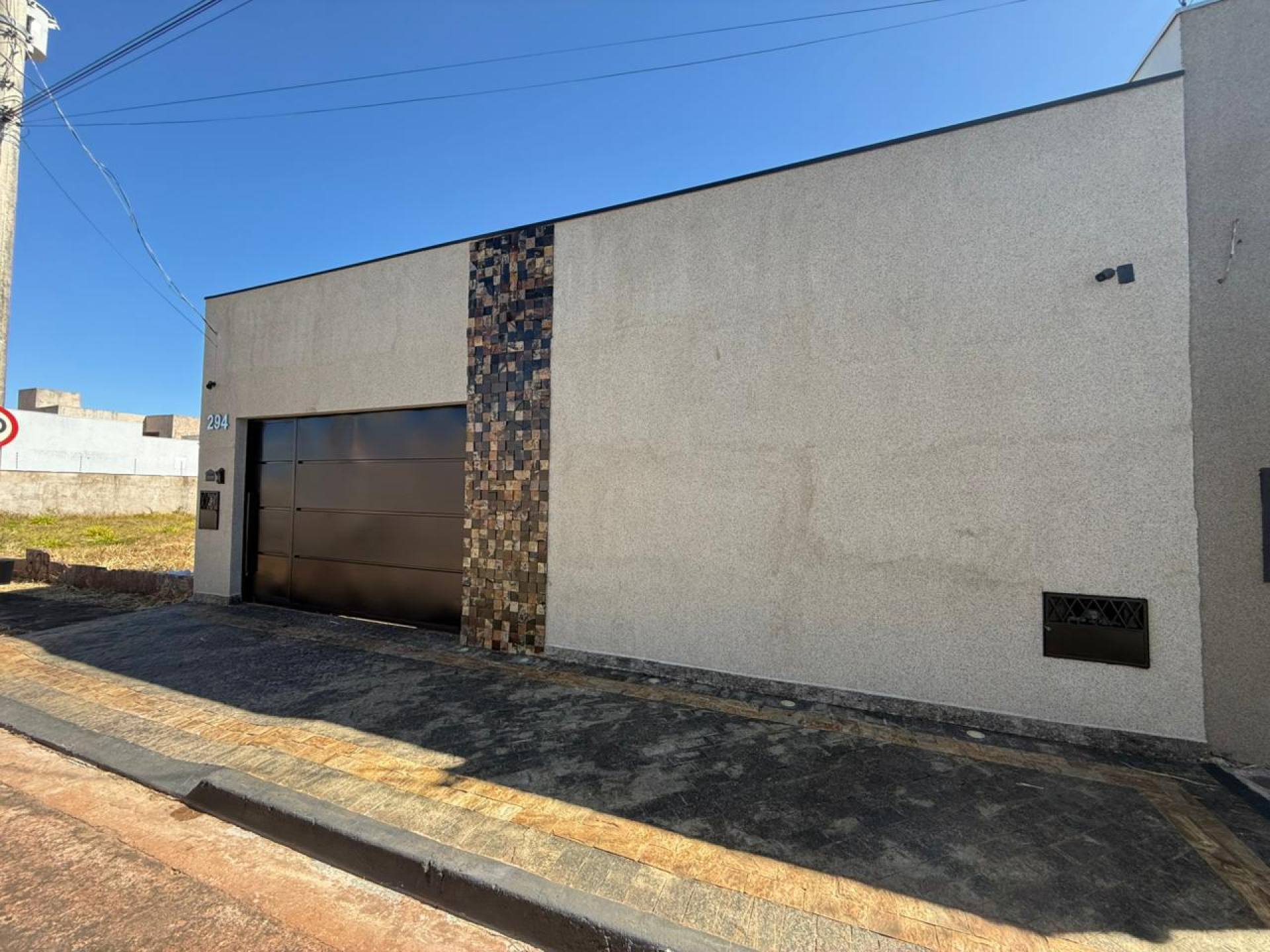 Casa Para Vender com 3 suítes no bairro Laranjeiras em Uberaba