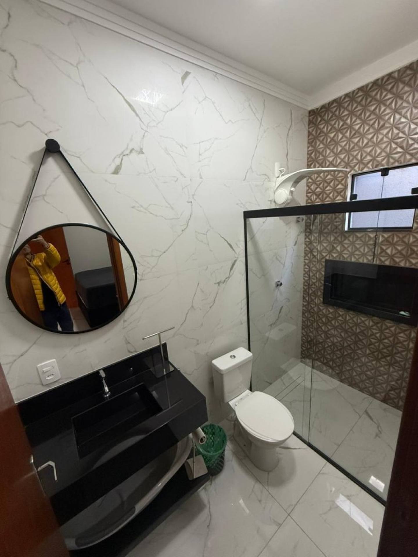 Casa Para Vender com 3 suítes no bairro Laranjeiras em Uberaba
