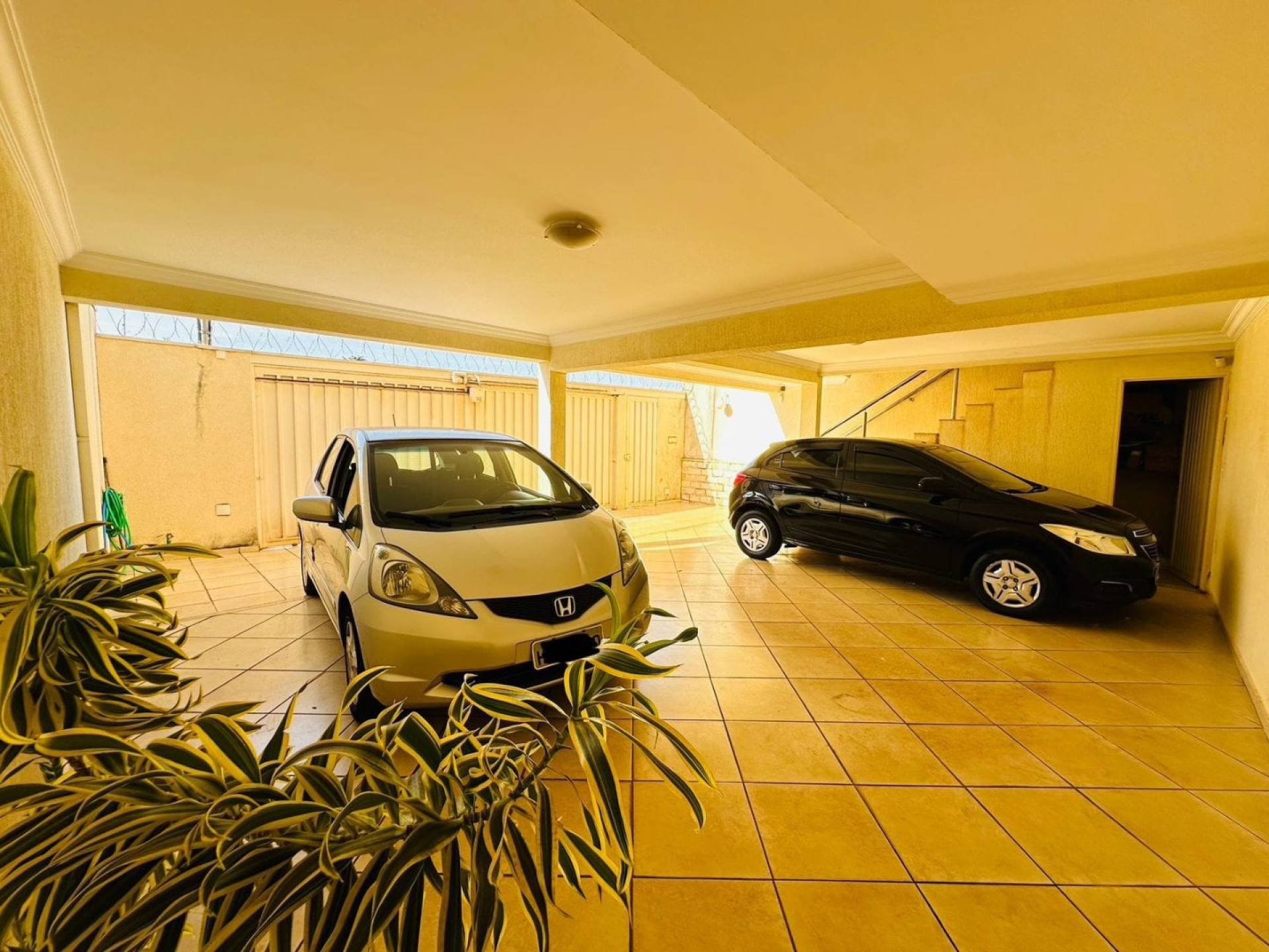 Casa Para Vender com 5 quartos 1 suítes no bairro Nossa Senhora da Abadia em Uberaba