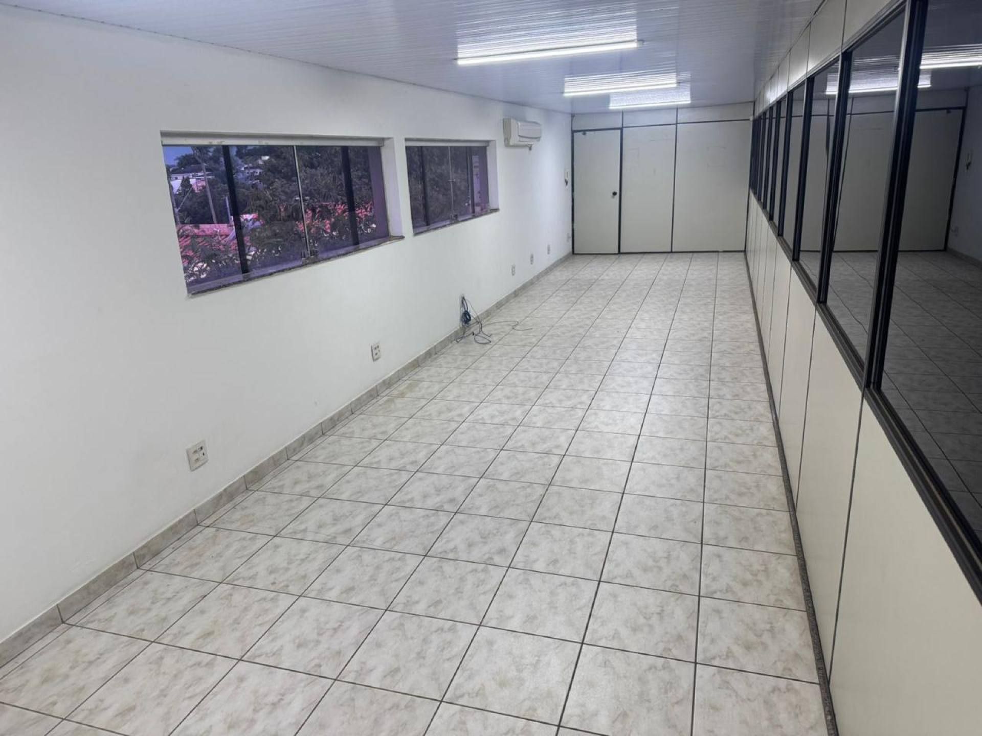 Galpão + Terreno Para Alugar no bairro Escolha um bairro Dom Eduardo em Uberaba