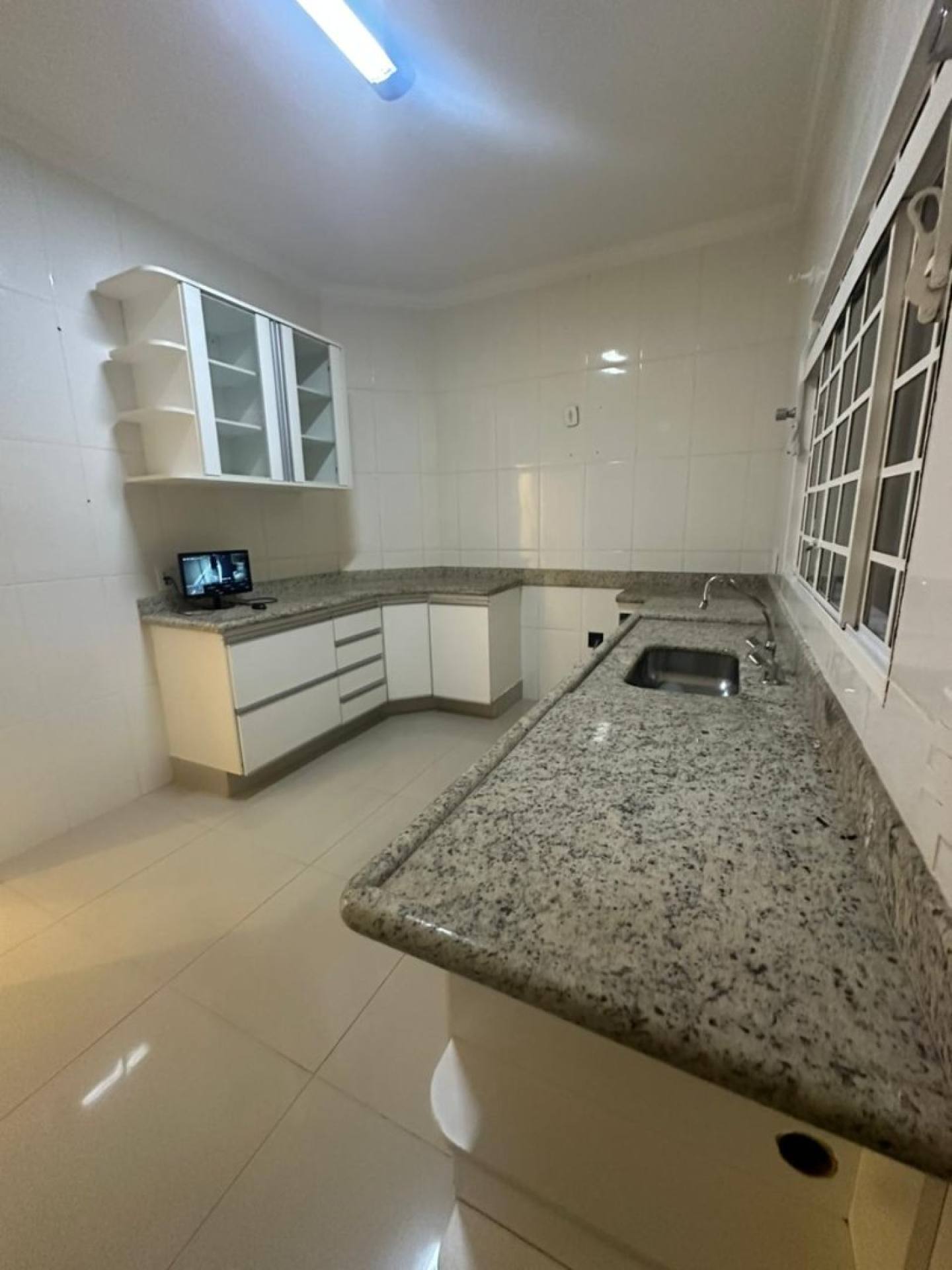 Casa Para Alugar com 4 quartos 2 suítes no bairro Estados Unidos em Uberaba