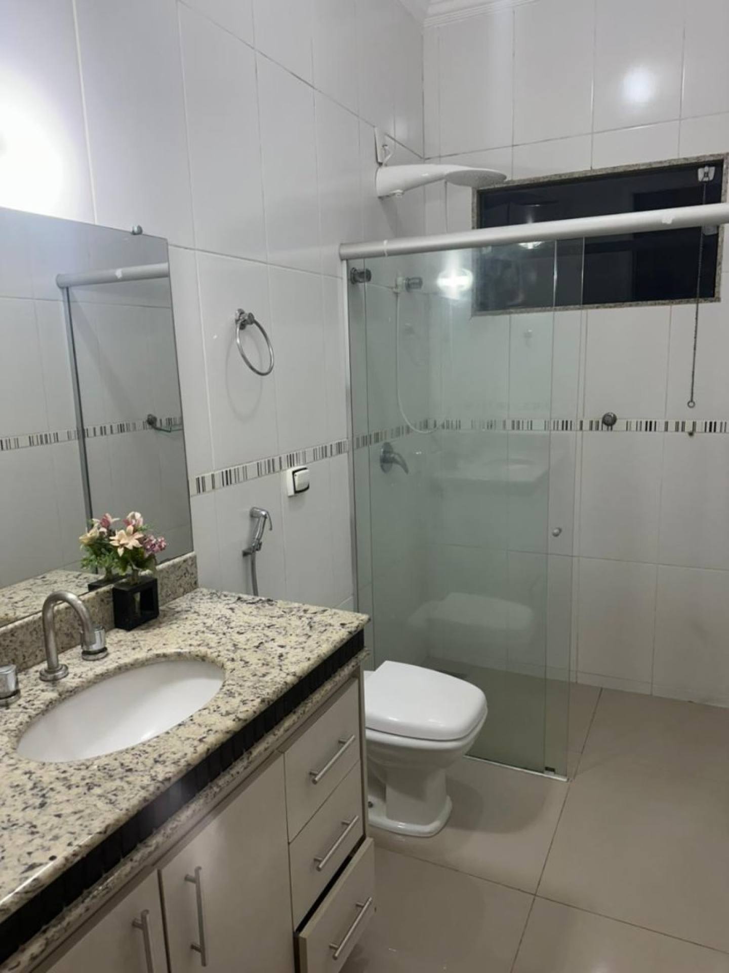 Casa Para Alugar com 4 quartos 2 suítes no bairro Estados Unidos em Uberaba